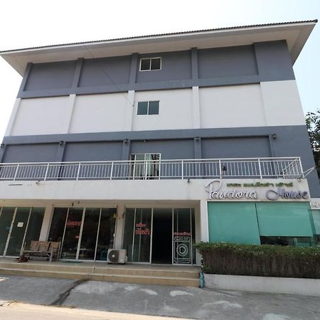Oyo 75389 Pandora House Hotel Pattaya Ngoại thất bức ảnh
