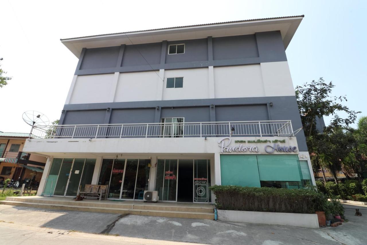 Oyo 75389 Pandora House Hotel Pattaya Ngoại thất bức ảnh