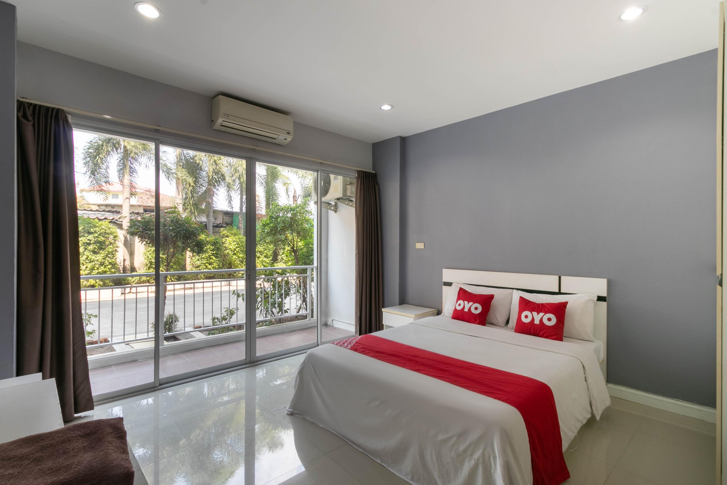 Oyo 75389 Pandora House Hotel Pattaya Ngoại thất bức ảnh