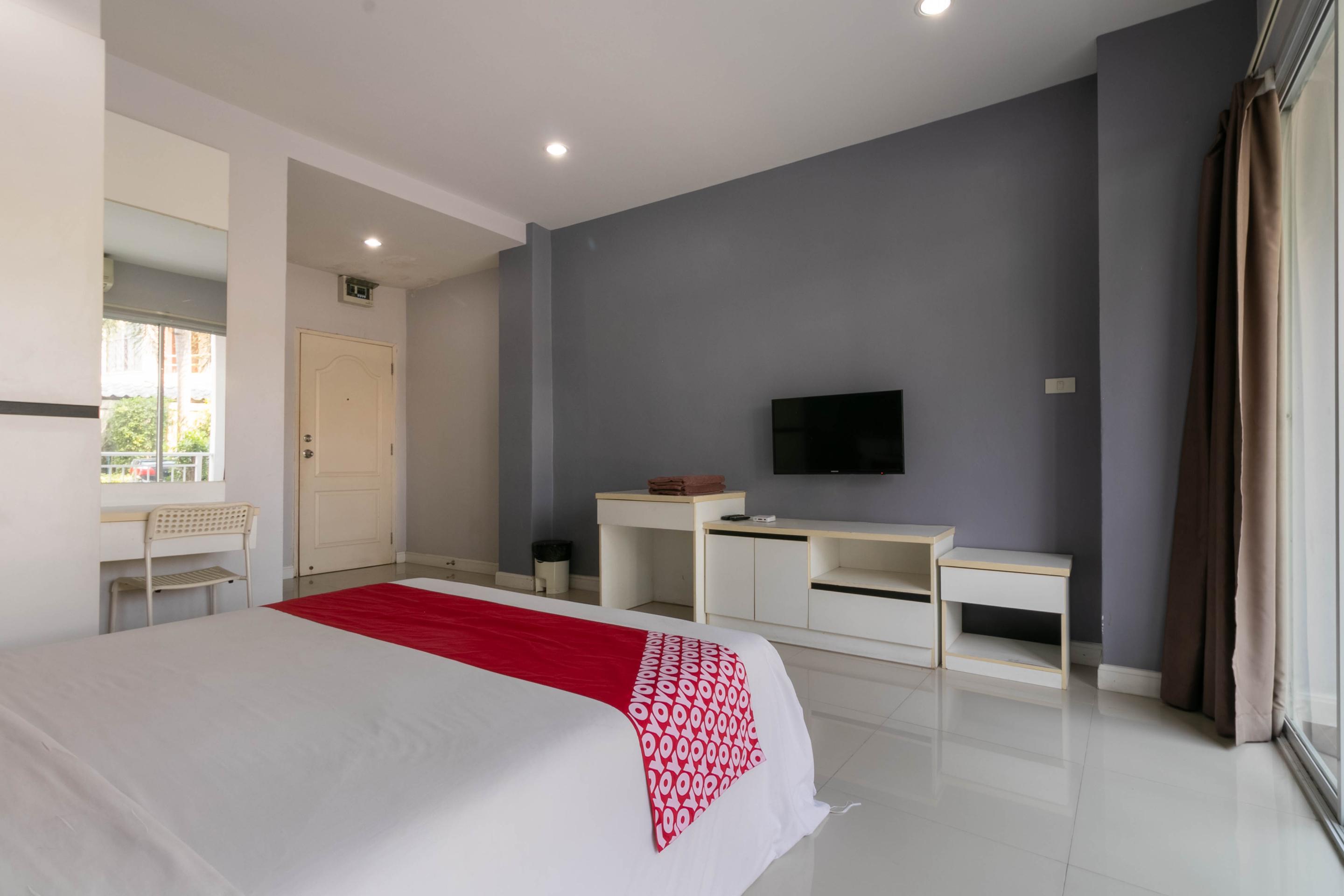 Oyo 75389 Pandora House Hotel Pattaya Ngoại thất bức ảnh