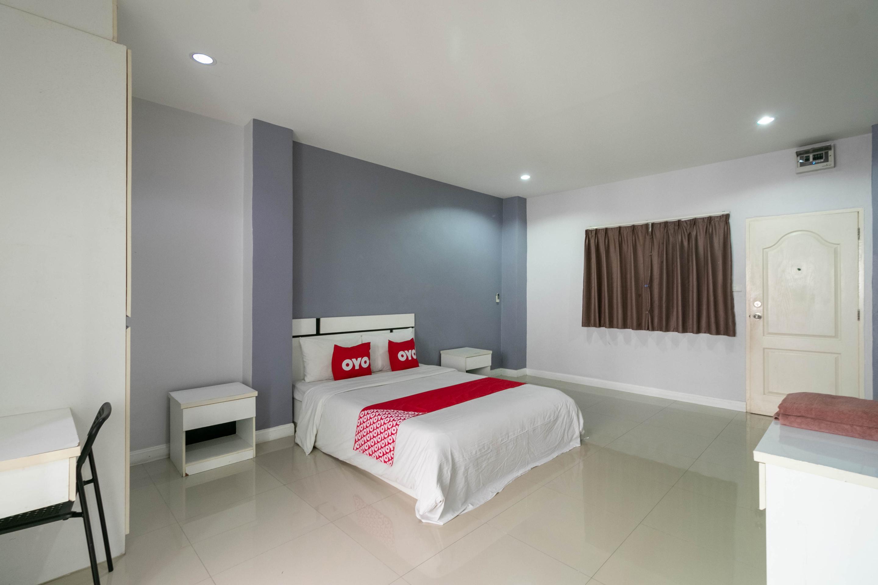 Oyo 75389 Pandora House Hotel Pattaya Ngoại thất bức ảnh
