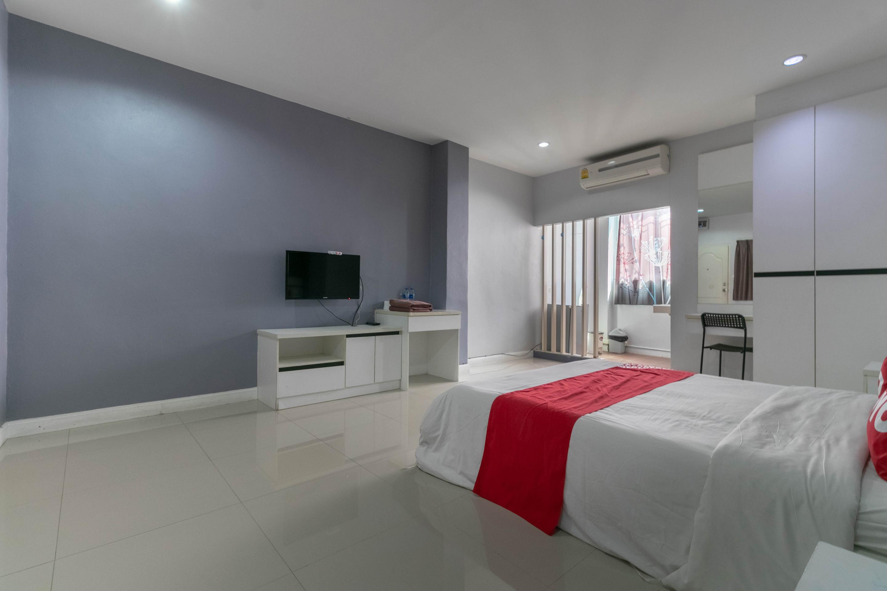 Oyo 75389 Pandora House Hotel Pattaya Ngoại thất bức ảnh