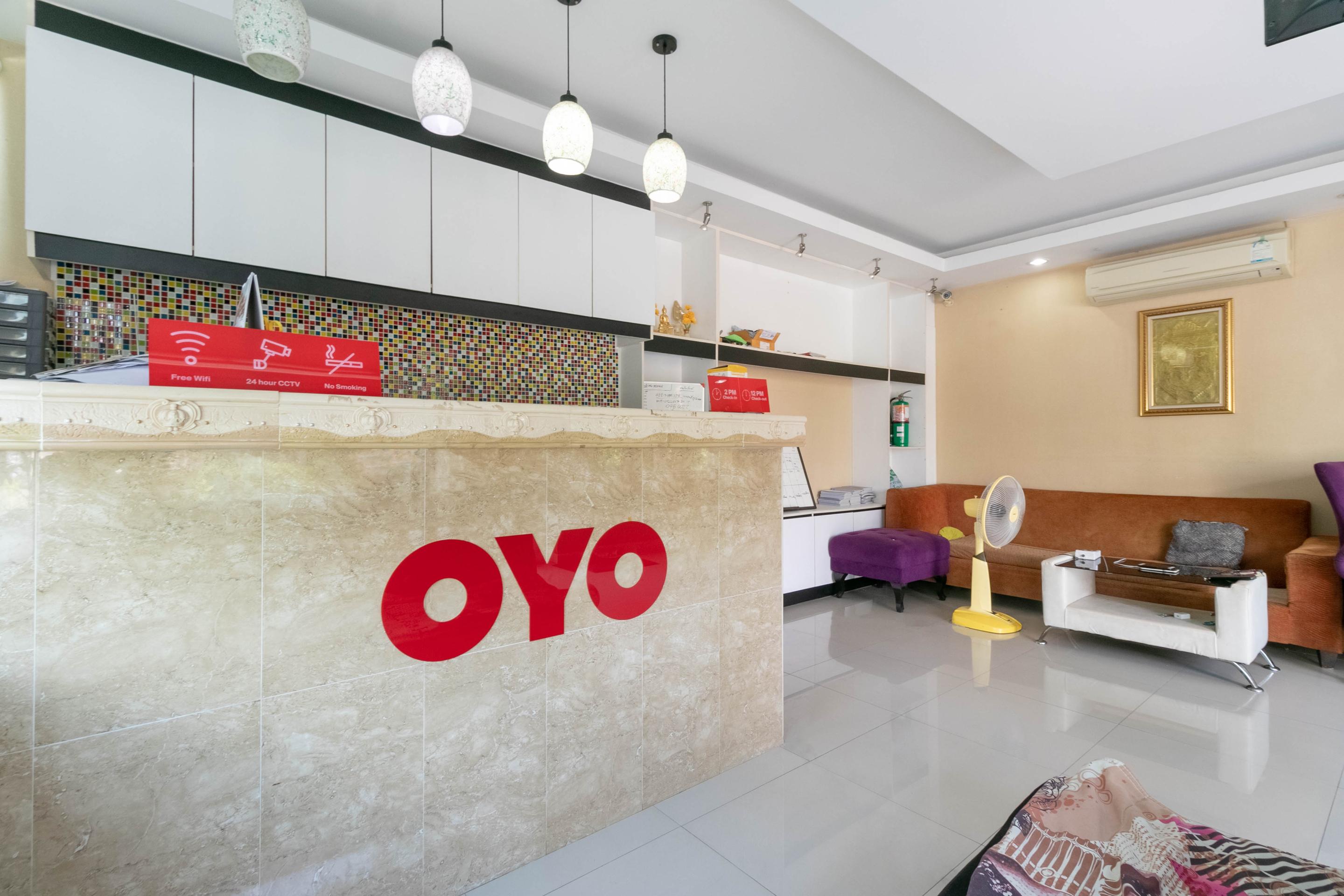 Oyo 75389 Pandora House Hotel Pattaya Ngoại thất bức ảnh