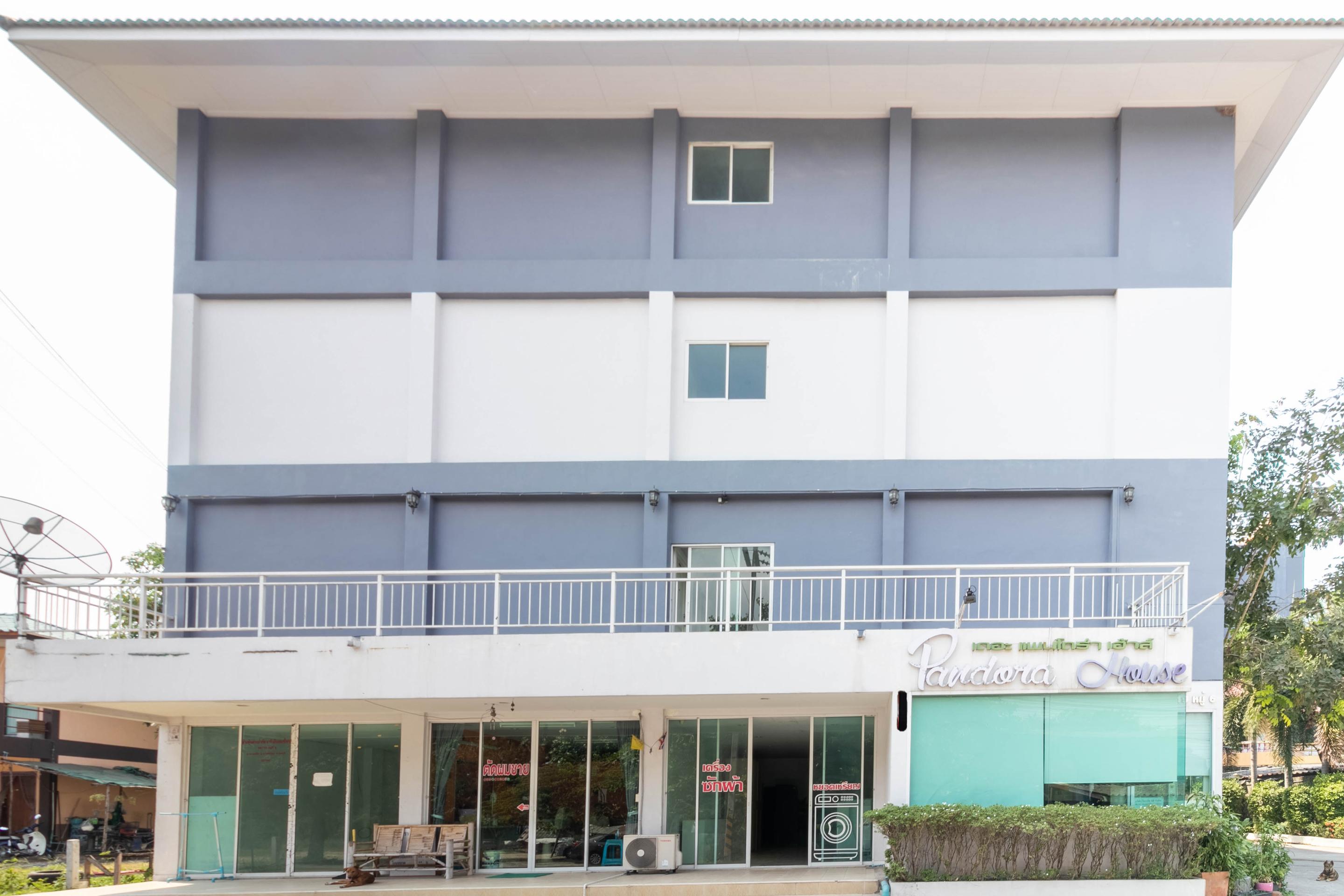 Oyo 75389 Pandora House Hotel Pattaya Ngoại thất bức ảnh