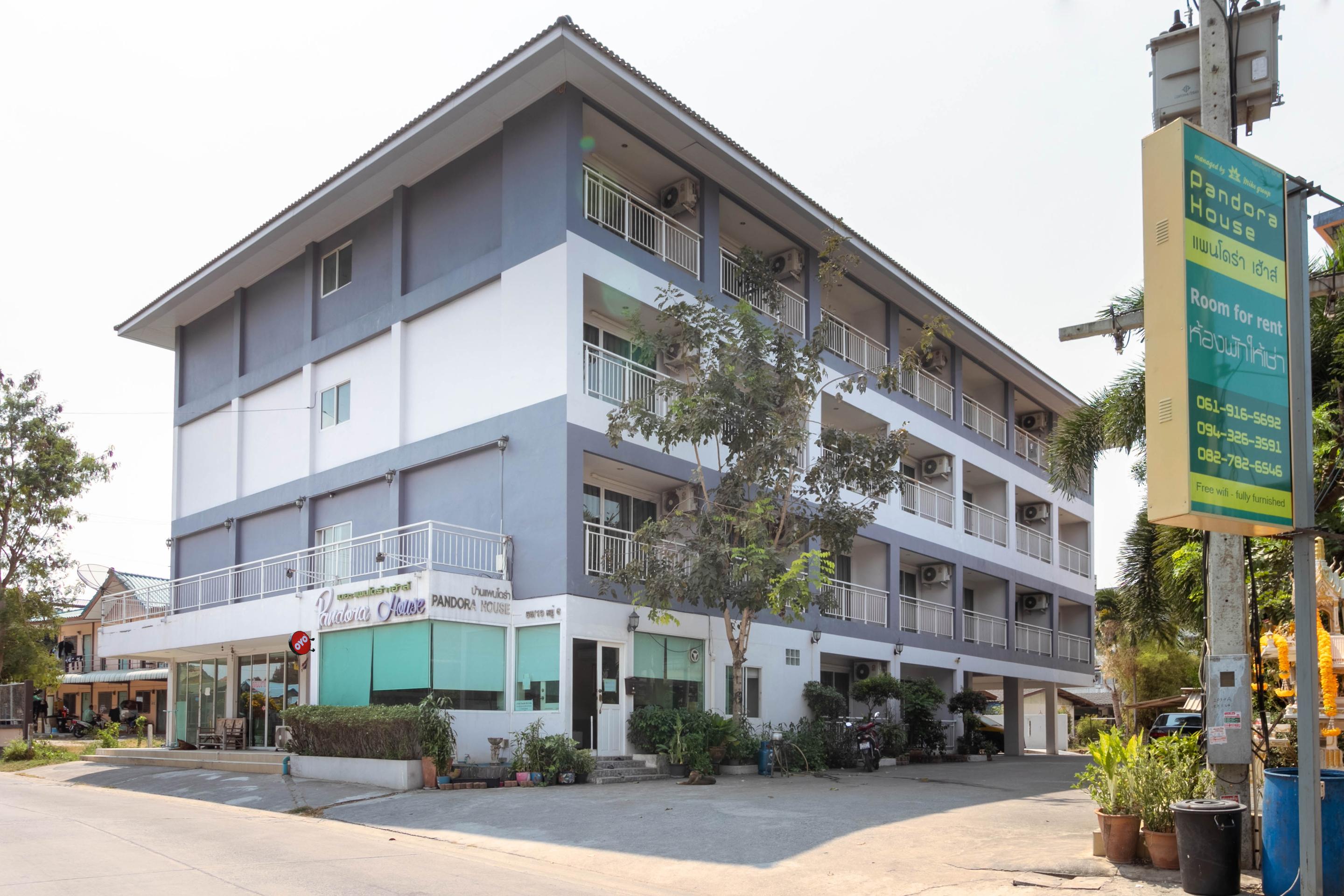 Oyo 75389 Pandora House Hotel Pattaya Ngoại thất bức ảnh