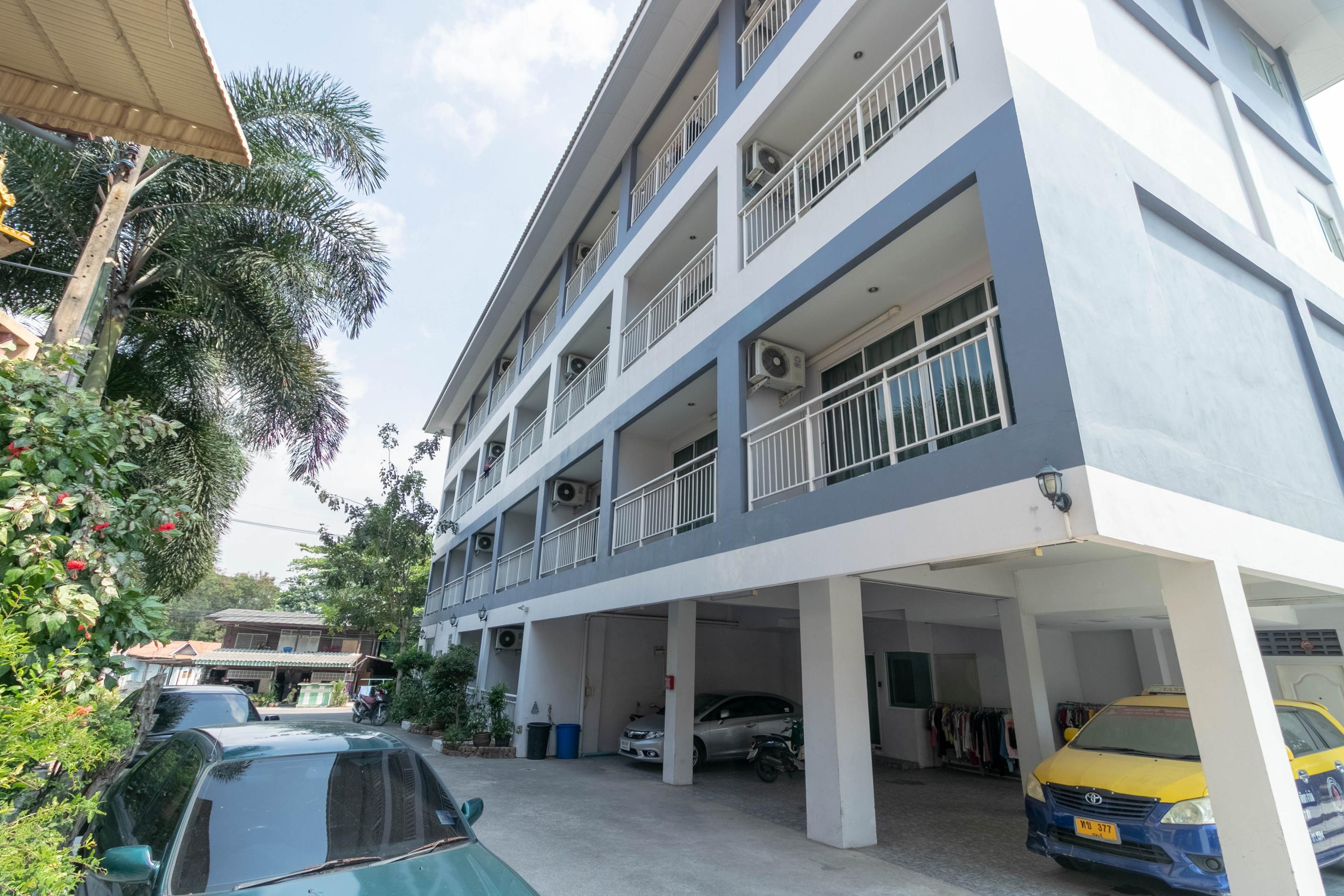 Oyo 75389 Pandora House Hotel Pattaya Ngoại thất bức ảnh