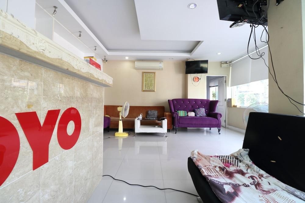 Oyo 75389 Pandora House Hotel Pattaya Ngoại thất bức ảnh