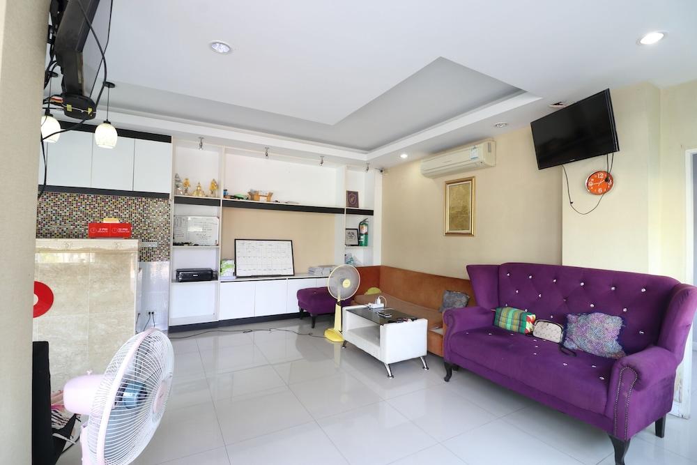 Oyo 75389 Pandora House Hotel Pattaya Ngoại thất bức ảnh