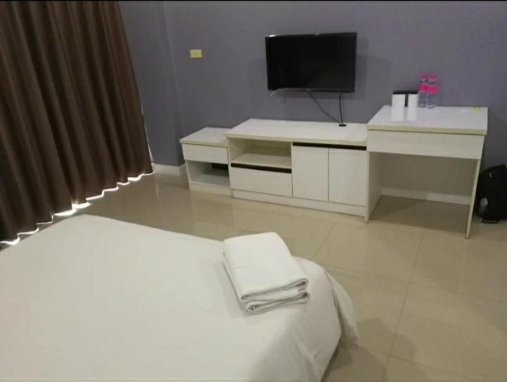 Oyo 75389 Pandora House Hotel Pattaya Ngoại thất bức ảnh