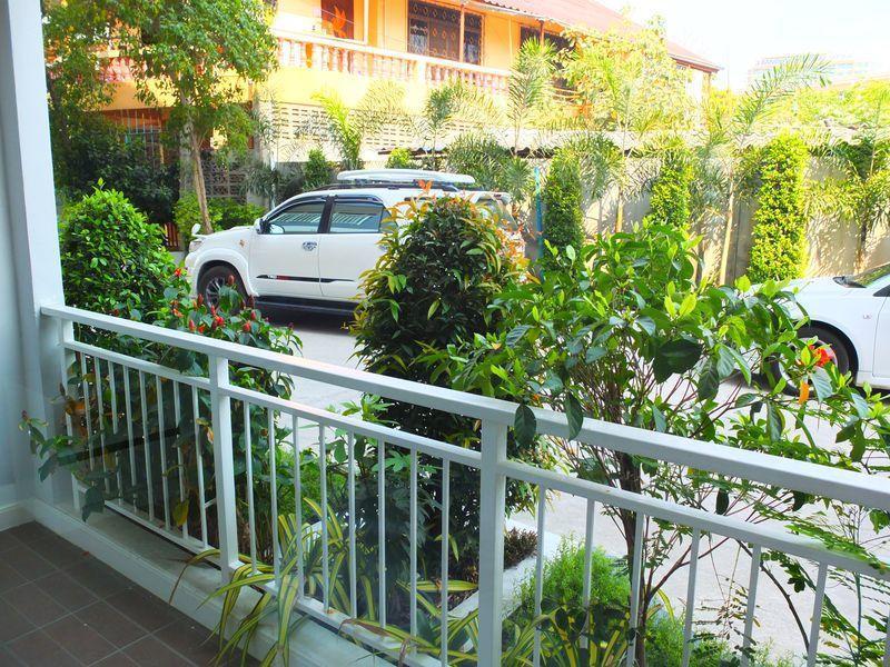 Oyo 75389 Pandora House Hotel Pattaya Ngoại thất bức ảnh