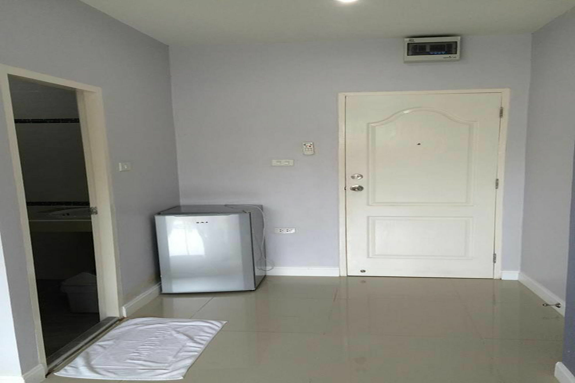 Oyo 75389 Pandora House Hotel Pattaya Ngoại thất bức ảnh