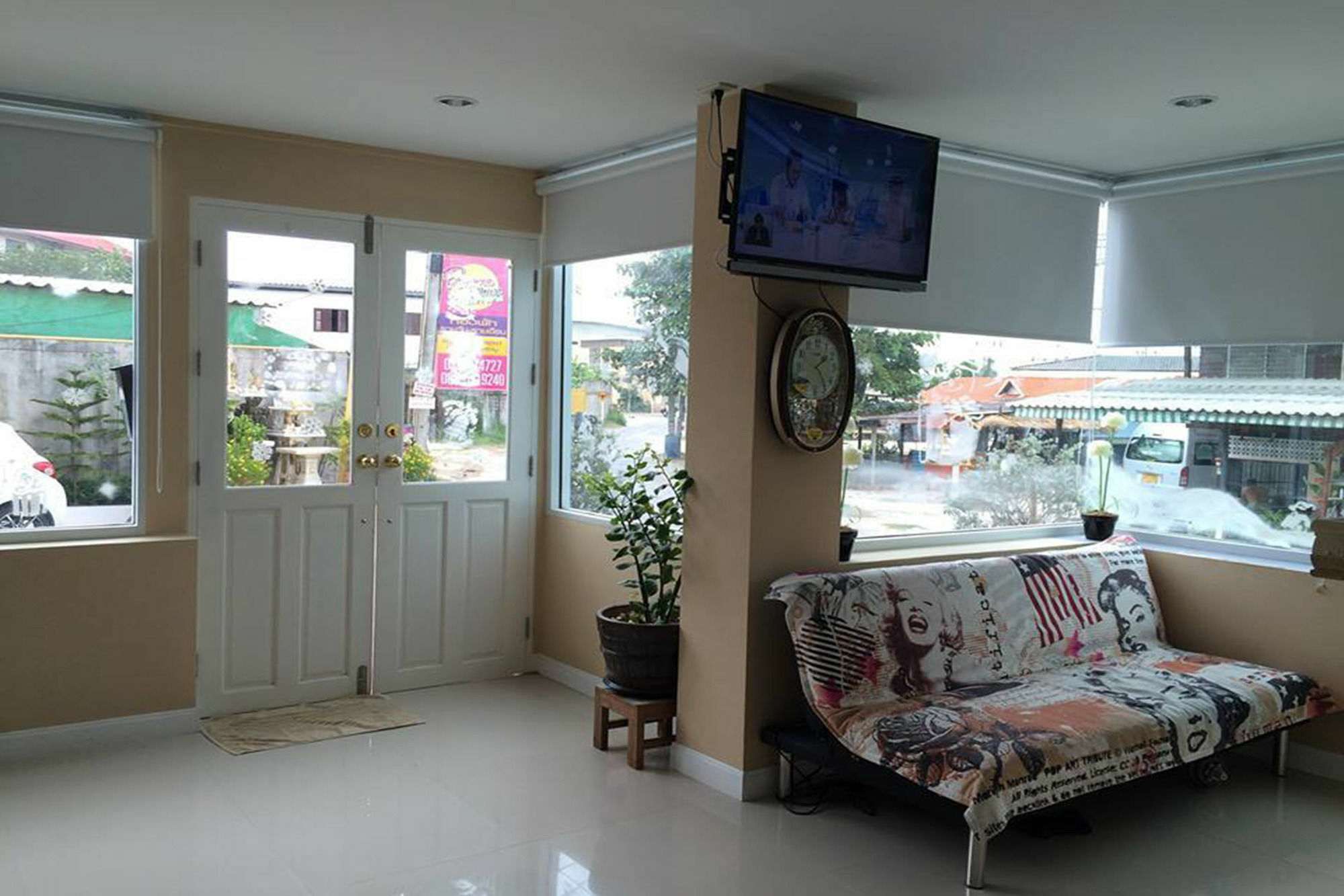 Oyo 75389 Pandora House Hotel Pattaya Ngoại thất bức ảnh
