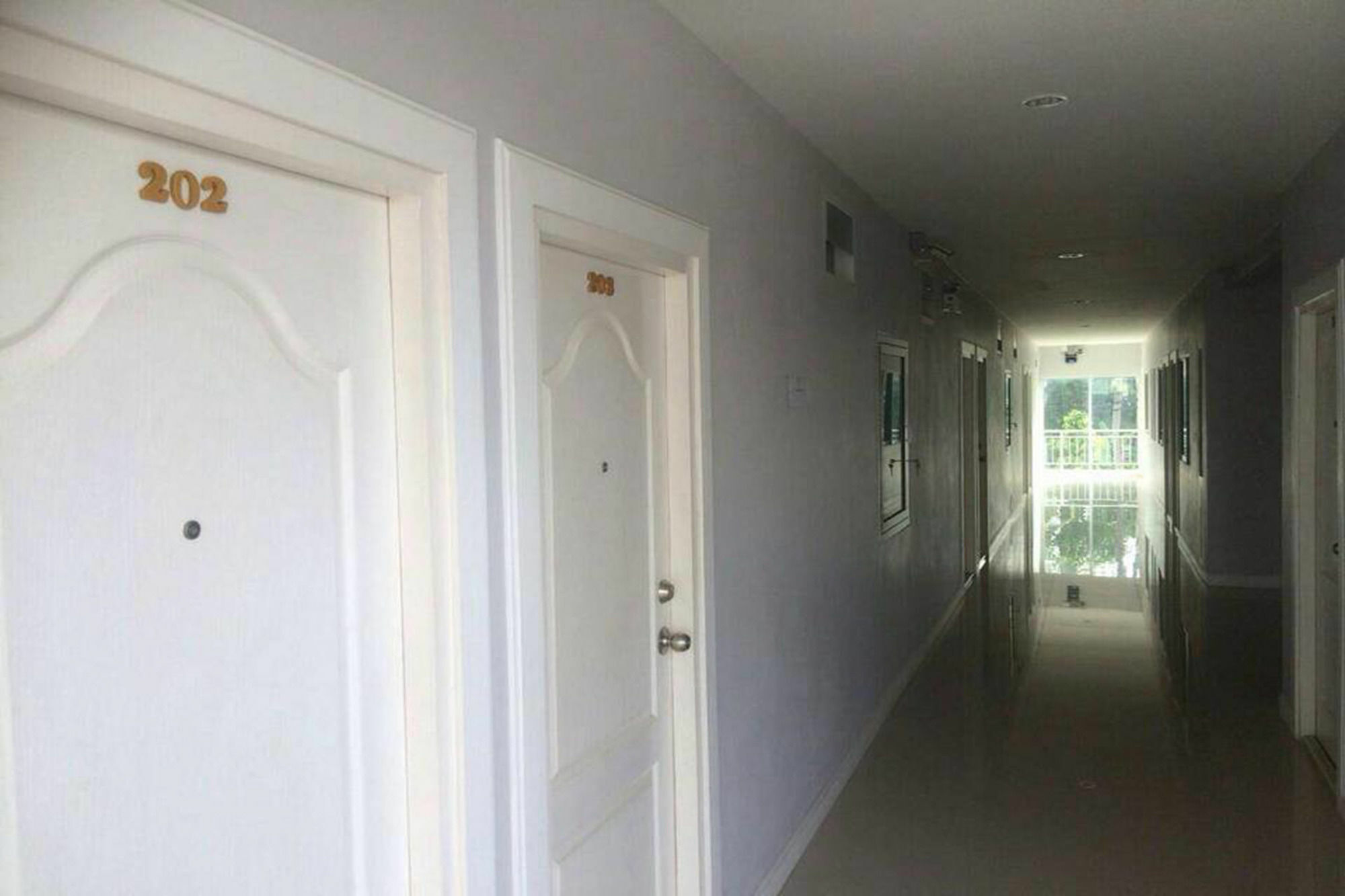 Oyo 75389 Pandora House Hotel Pattaya Ngoại thất bức ảnh