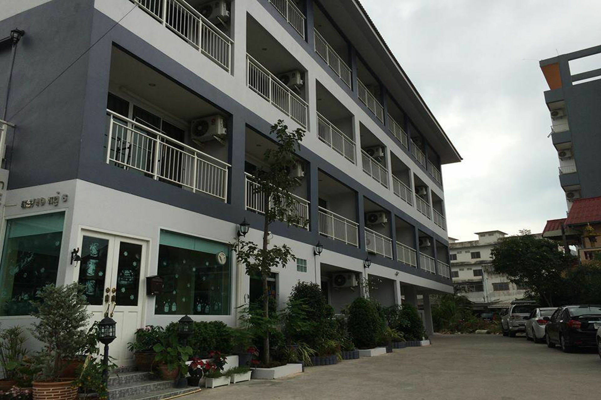 Oyo 75389 Pandora House Hotel Pattaya Ngoại thất bức ảnh