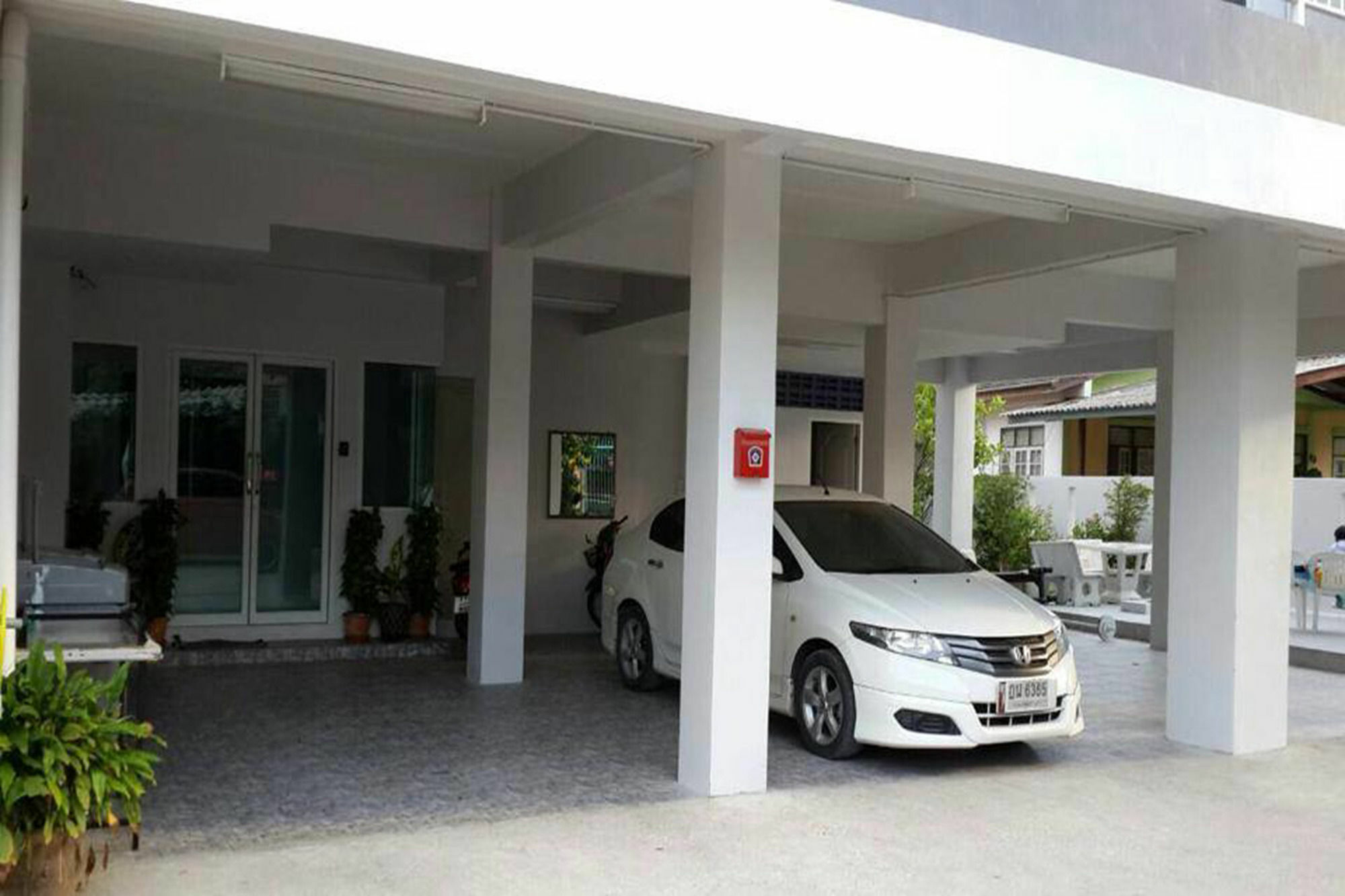 Oyo 75389 Pandora House Hotel Pattaya Ngoại thất bức ảnh