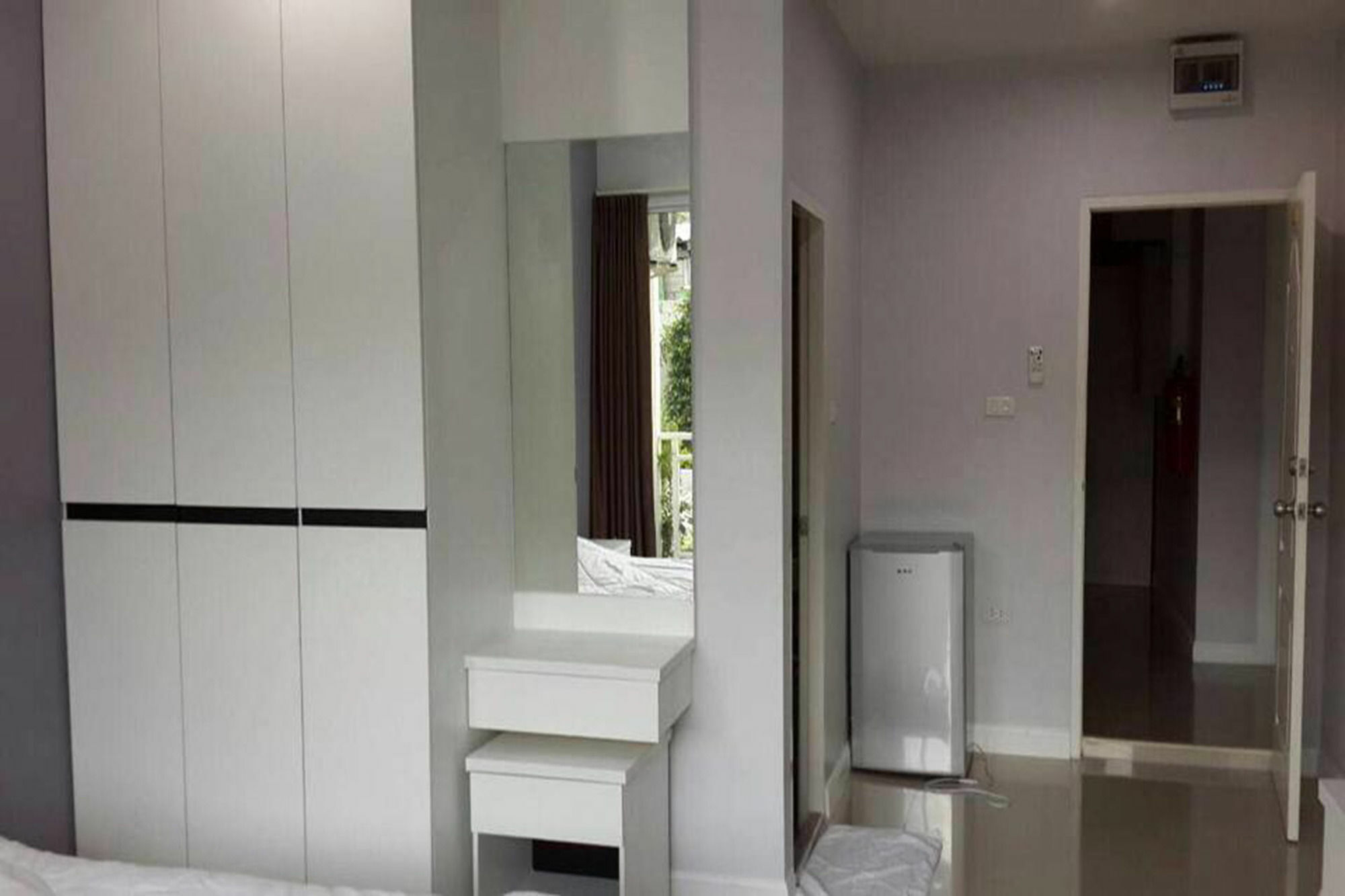 Oyo 75389 Pandora House Hotel Pattaya Ngoại thất bức ảnh