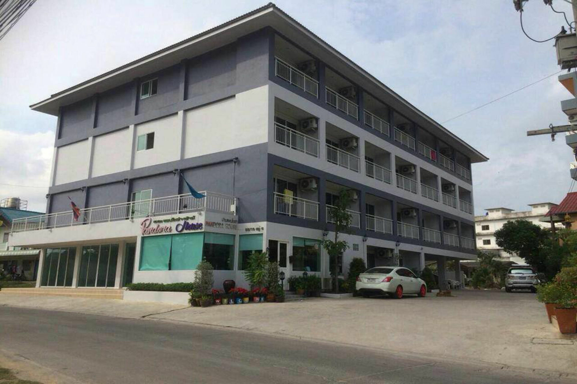Oyo 75389 Pandora House Hotel Pattaya Ngoại thất bức ảnh