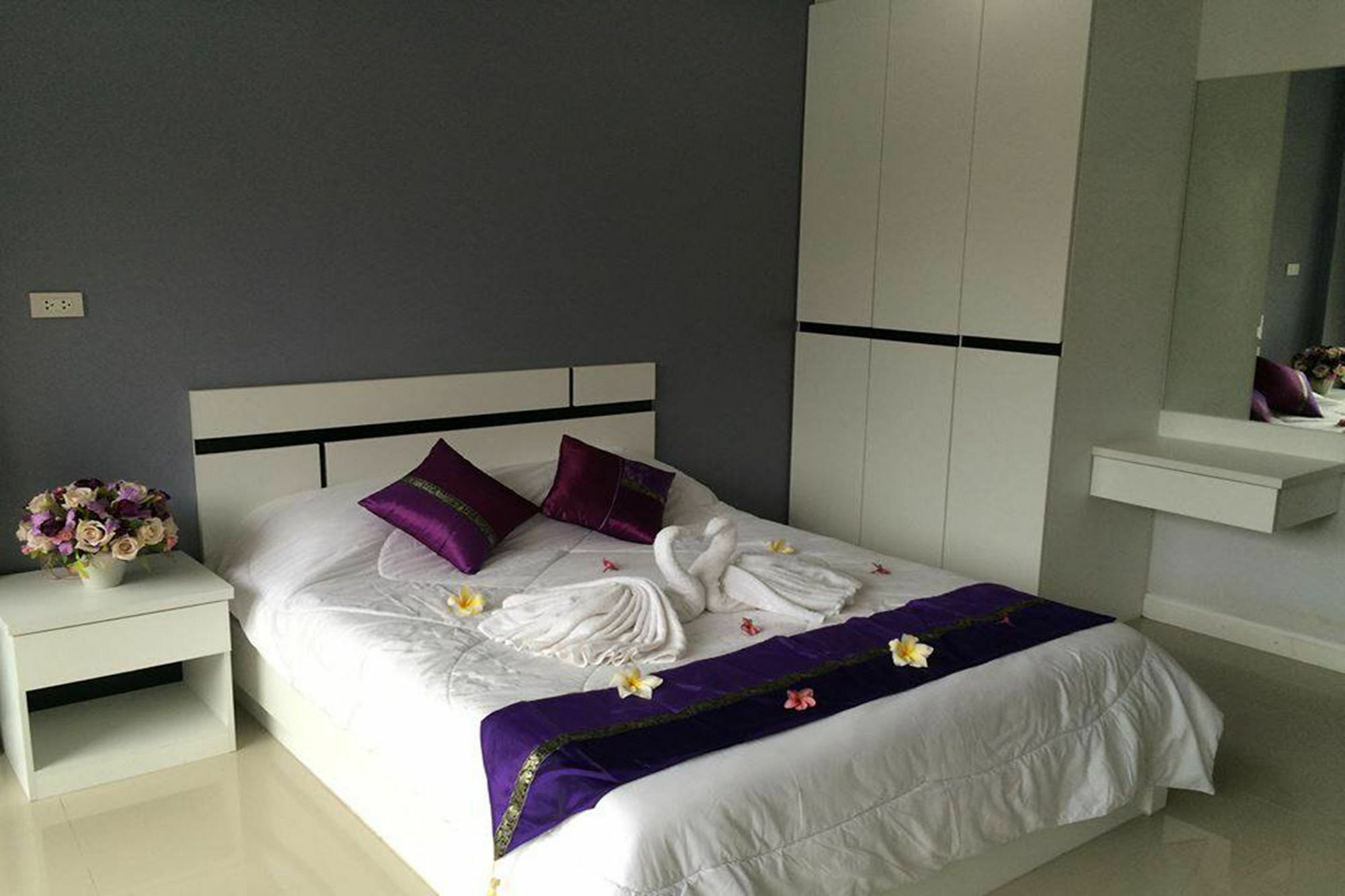 Oyo 75389 Pandora House Hotel Pattaya Ngoại thất bức ảnh