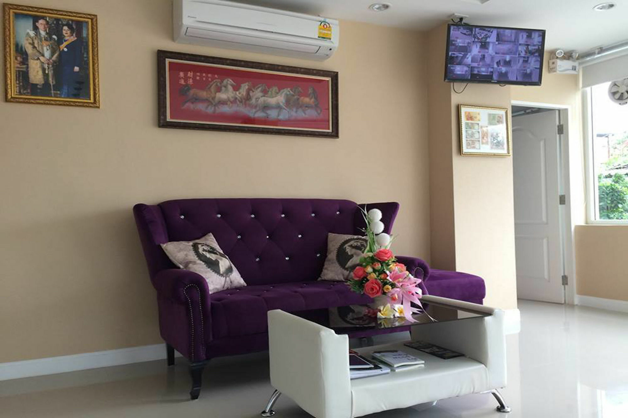 Oyo 75389 Pandora House Hotel Pattaya Ngoại thất bức ảnh
