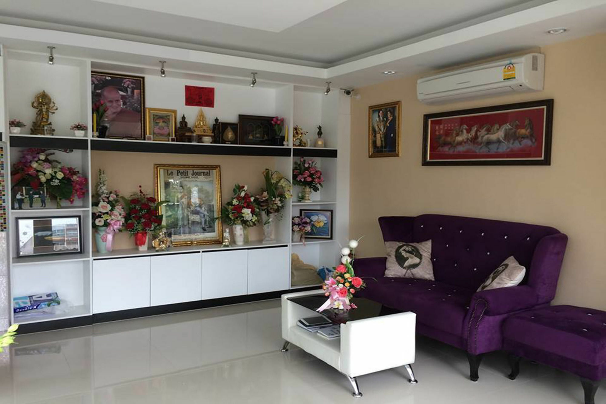 Oyo 75389 Pandora House Hotel Pattaya Ngoại thất bức ảnh